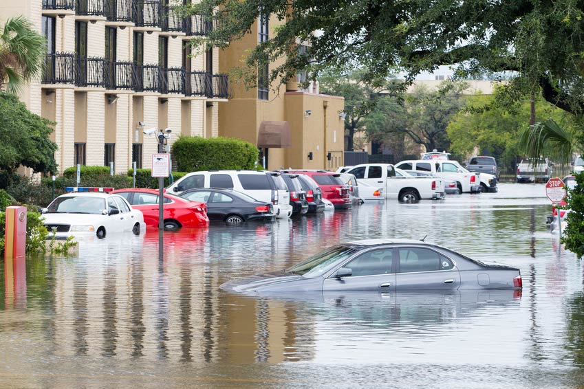 颱風天、大豪雨  我的愛車泡水 車險賠不賠？